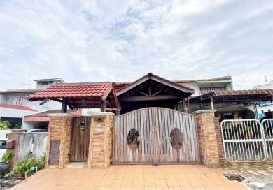 RENOVATED EXTENDED 🔥 Double Storey Taman Serdang Raya Seri Kembangan