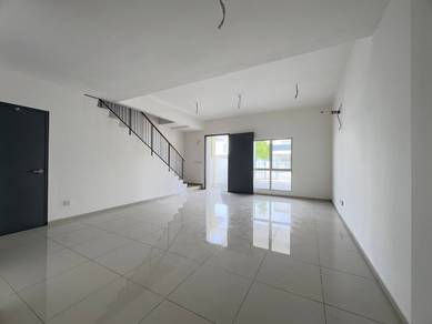Double Storey Terraced House, Cybersouth, Dengkil | YARD FACING OPEN