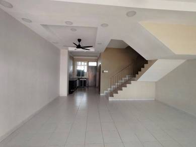Pulai Mutiara 2.5 Storey Terrace House 4Bed 3Bath @ Skudai