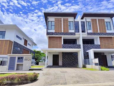 3 Storey Semi-D Anjung Sari, Setia Alam - Land Area 4,004sqft