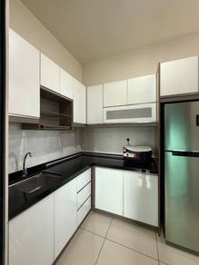 Fully furnished 4 Room Lake view , low density Lakepark residence !!
