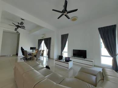 Cozy 3 Storey Semi Detached House Taman Klebang Utama