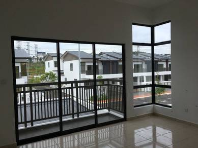 END LOT NEAR DESA PINGGIRAN PUTRAJYA💥2 Sty Myra Saujana Dengkil