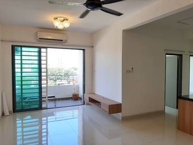 Bayu Pandan Condo, 1079sqft, Near Uptm, 10 Mins Walk to LRT, Well Kept