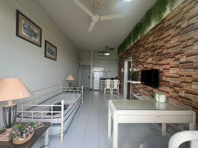 Seaview Century Mahkota Apartment near Mahkota Parade