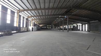 Warehouse Batu 11, Bandar Sungai Long Near C180 Balakong (Q781)