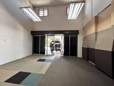 1.5 storey intermediate shoplot. Suitable for clinics, workshops etc.