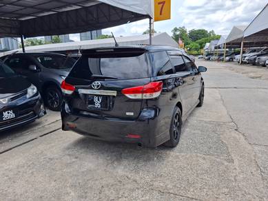 Toyota WISH 1.8 S (A)