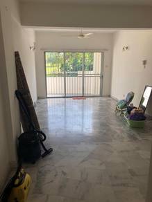 Sri Permata Sek 9 shah alam (2 rooms 2 bath 1 parking