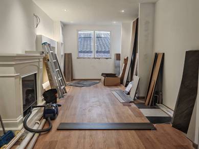 Renovated and can be office or beauty center