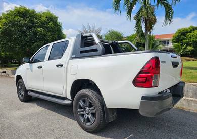 Toyota HILUX 2.4 E Full loan Harga OTR!!OTR!!