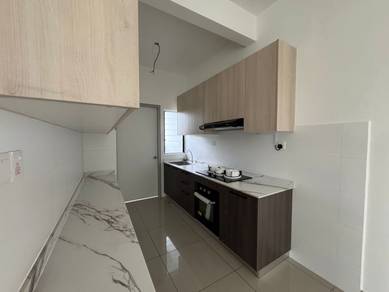 Bukit Bantayan | Dual Key | Facing Seaview | 2 Car Park | Free Kitchen