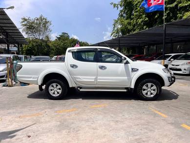 Mitsubishi TRITON 2.5 4x4 (AUTO