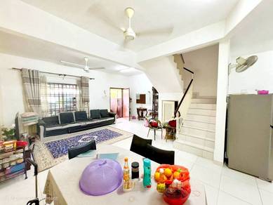 RENOVATED‼️ Double Storey Terrace Taman Pelangi Semenyih 2 (Rafflesia)