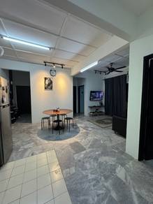Kenanga apartment Putra perdana puchong for sale with balcony