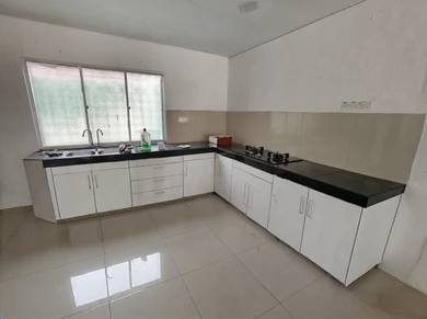 2 Storey Extend Pinggiran Putra Permai Equine Near MRT Seri Kembangan