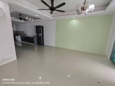 2 Storey Extend Pinggiran Putra Permai Equine Near MRT Seri Kembangan