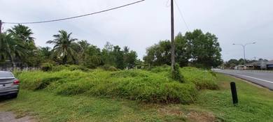 Lot tepi jalan utama Dungun -Paka Kg Nyiur Dungun.