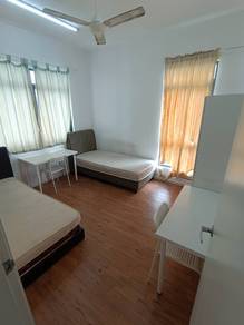 Paramount Utropolis ( Medium Bedroom F. Furnish ) UOW KDU Glenmarie