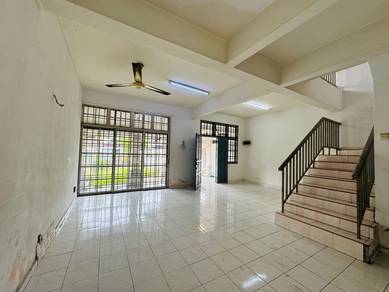 Nusa Perintis 3 Double Storey Terrace Original Condition