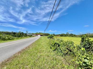 TANAH MURAH TEPI JALAN ! Boleh Loan ! Pekan Naka !