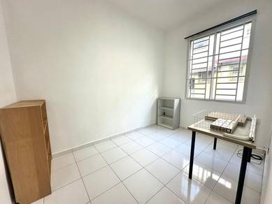 Caryota Square Setia Tropika 4 Bed  Partial Furnished Kempas Auto Gate