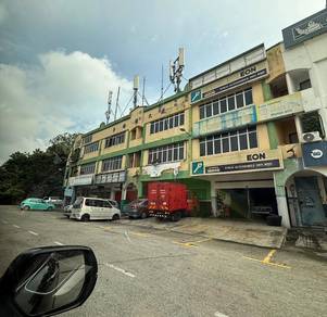 3 storey shoplot At Kawasan Perniagaan Nilam for sale