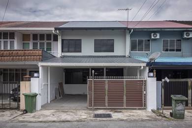 Double storey terrace, For Rent, 5 Bed 4 Bath, Batu Lintang, Kuching