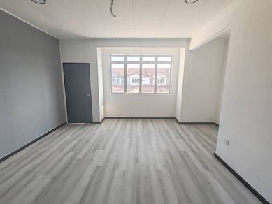 Full loan renovated double storey taman pulai jaya near tuas