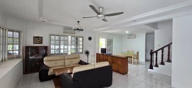 Large Furnished DS Semi-detached House at Stampin Timur