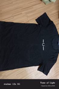 Fred Perry shirt center logo 