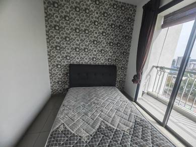 Bukit Jalil, Pakhill residency condo for rent - 4 room 2 bath