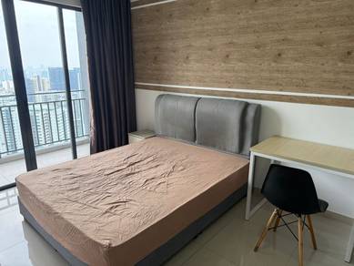 Fully Furnished Balcony Queen Bedroom The Hamilton, Wangsa Maju