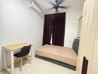 Fully Furnished Queen Bedroom at Splendor, Kampung Padang Tembak