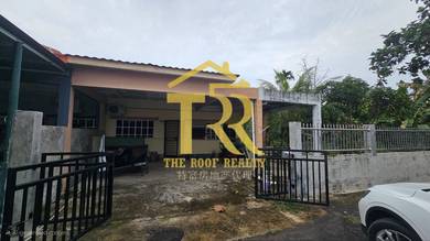 Single Storey Terrace End Corner 📍Desa Murni, Permy for rent