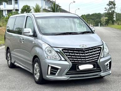 Hyundai GRAND STAREX 2.5 ROYALE PREMIUM (A)