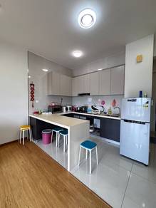 Baypoint @ Country Garden Danga Bay studio Facing Seaview