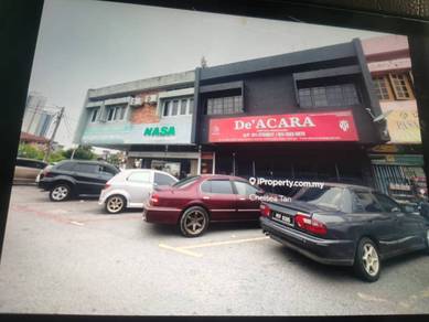 Keramat .Gf & 1st floor.25 ft x 75 ft. Mainroad frontage. Semi furnish