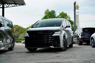 Toyota VELLFIRE 2.4 Z PREMIER READY STOCK