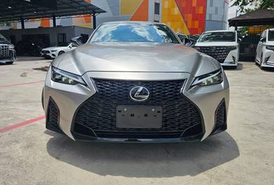 Lexus IS300 2.0 F-SPORT MODE BLACK