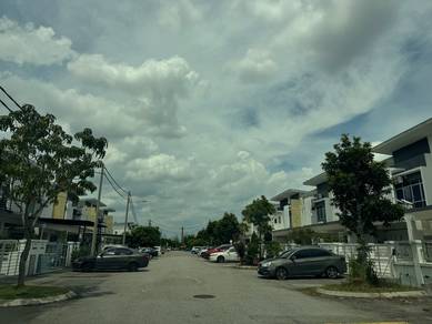 Hillpark 2 Story house for Rent