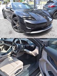 Porsche TAYCAN 4 CROSS TURISMO (5 SEATER)