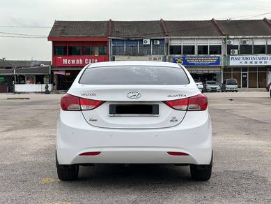Hyundai ELANTRA 1.6 PREMIUM FACELIFT (A)