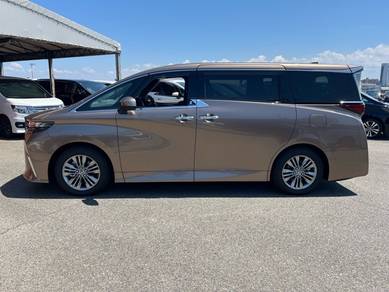 Toyota ALPHARD Z Bronze Gold Color 5A 11km