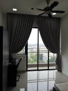 Utropolis Glenmarie Shah alam ( furnished Master room female )