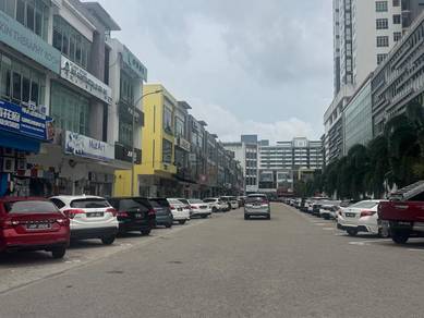 3 Storey Shoplot Austin Height / Mount Austin / Below Market