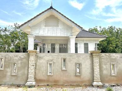 Tanah Merah Bukit Panau Banglo Lawa dekat SK Bukit Panau utk djual!