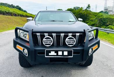 -2020-Nissan NAVARA SE 2.5 (A)NP300 4WD