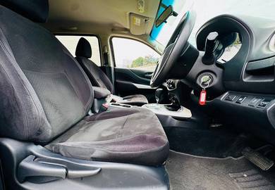 -2020-Nissan NAVARA SE 2.5 (A)NP300 4WD