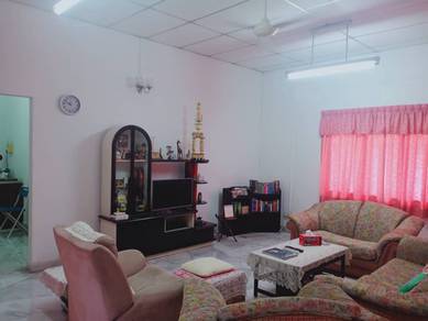 Beautiful corner Lot B'galow at Kampung Cheras Baru,good Location sale